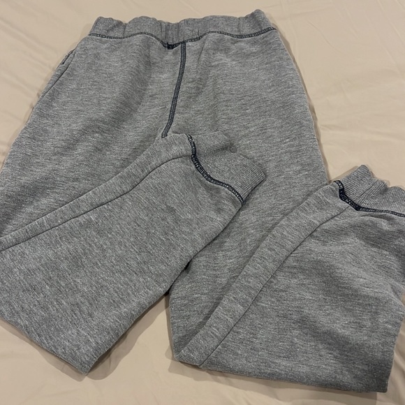 TRUE RELIGION JOGGERS. SIZE S/P - Picture 4 of 4
